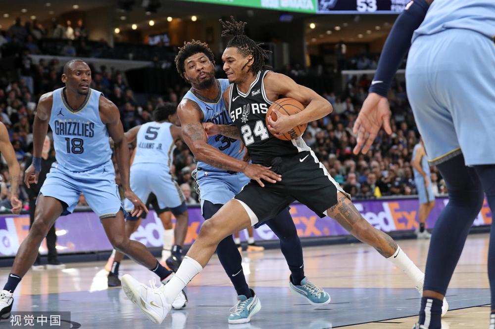 年比赛中脱 年比赛中脱